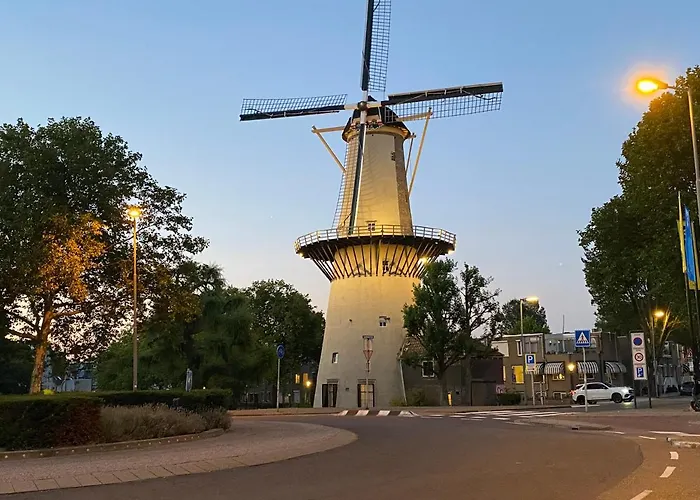 فندق Cafe The Windmill *